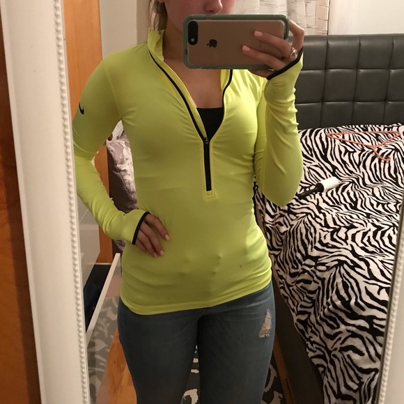 Nike Dri-Fit Neon Yellow Half Zip - Picture 3 of 3